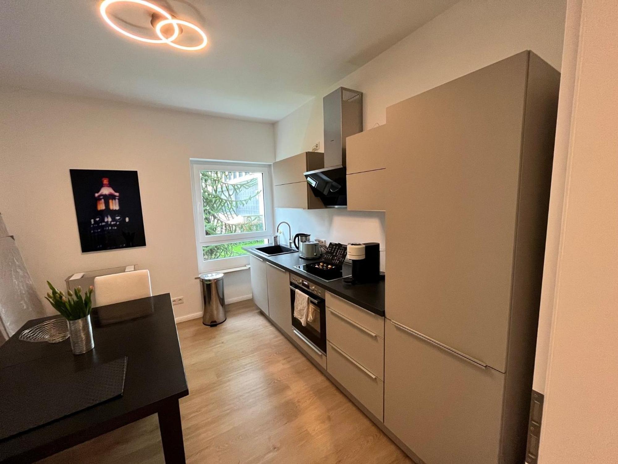 Raum2Go - No1 Modernes Ruhiges 2-Schlafzimmer Apartment City & Park Wiesbaden Exterior photo